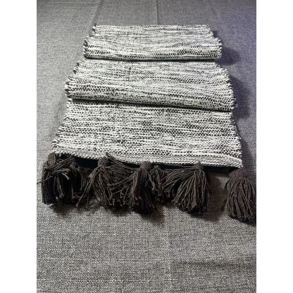 The HOME talk Designer Tablerunner‎  Brown/beige With Tassels 14